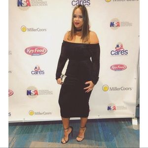 Velvet Ribbed Midi Dress. 💥🖤